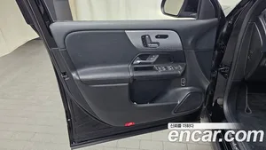 Mercedes-Benz GLB-Class, 2021 — миниатюра 13