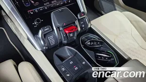 Lamborghini Urus, 2023 — миниатюра 9