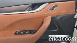 Maserati Levante, 2017 — миниатюра 12