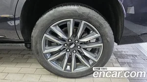 Cadillac Escalade, 2022 — миниатюра 7