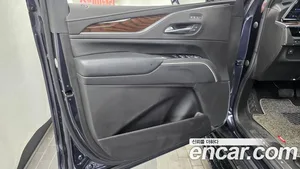Cadillac Escalade, 2022 — миниатюра 14