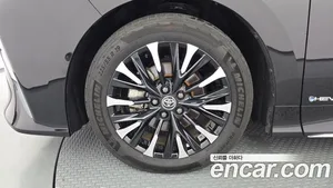 Toyota Alphard, 2025 — миниатюра 5