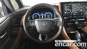 Toyota Alphard, 2025 — миниатюра 13