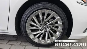 Lexus ES, 2025 — миниатюра 7