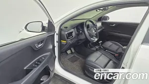 Kia Stonic, 2017 — миниатюра 10