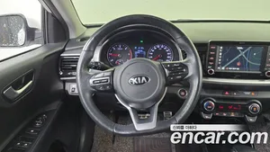 Kia Stonic, 2017 — миниатюра 13