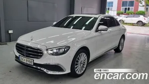 Mercedes-Benz E-Class, 2022 — миниатюра 1