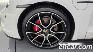 Porsche Taycan, 2023 — миниатюра 5