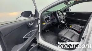 Kia Stonic, 2018 — миниатюра 13