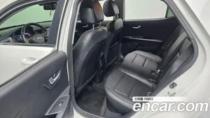 Kia Stonic, 2018 — миниатюра 18