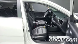 Kia Stonic, 2018 — миниатюра 16