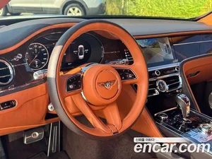 Bentley Flying Spur, 2021 — миниатюра 13