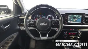 Kia Stonic, 2017 — миниатюра 12