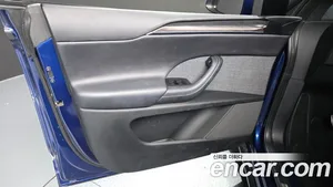 Tesla Model X, 2023 — миниатюра 13