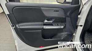 Mercedes-Benz GLB-Class, 2022 — миниатюра 14
