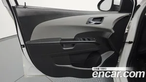 Chevrolet Aveo, 2017 — миниатюра 14