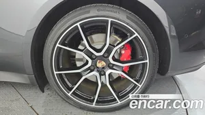 Porsche Taycan, 2025 — миниатюра 7