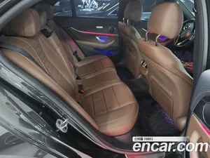 Mercedes-Benz E-Class, 2022 — миниатюра 10
