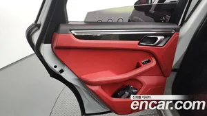 Porsche Macan, 2020 — миниатюра 15