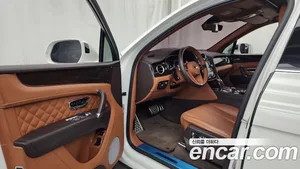 Bentley Bentayga, 2017 — миниатюра 10
