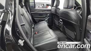 Jeep Cherokee, 2023 — миниатюра 11