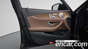 Mercedes-Benz E-Class, 2021 — миниатюра 14