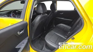 Kia Stonic, 2017 — миниатюра 11