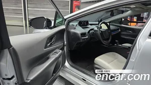 Toyota Prius, 2023 — миниатюра 13