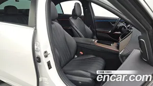 Mercedes-Benz E-Class, 2025 — миниатюра 18