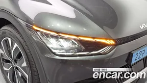 Kia EV6, 2022 — миниатюра 8