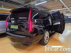Cadillac Escalade, 2025 — миниатюра 17