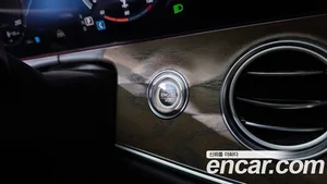 Mercedes-Benz E-Class, 2021 — миниатюра 23