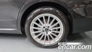 Mercedes-Benz E-Class, 2021 — миниатюра 7