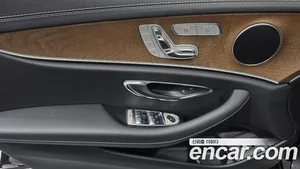 Mercedes-Benz E-Class, 2021 — миниатюра 14