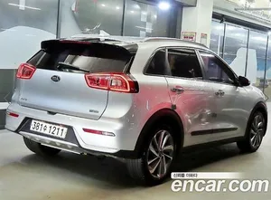 Kia Niro, 2016 — миниатюра 4