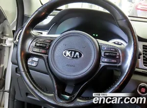 Kia Niro, 2016 — миниатюра 8