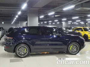 Porsche Cayenne, 2021 — миниатюра 2