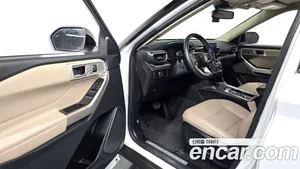 Ford Explorer, 2023 — миниатюра 12