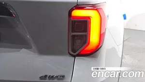 Ford Explorer, 2023 — миниатюра 8