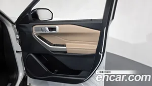 Ford Explorer, 2023 — миниатюра 13