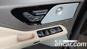 Lincoln Aviator, 2022 — миниатюра 31