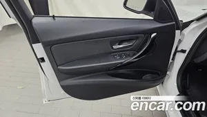 BMW 3-Series, 2018 — миниатюра 13