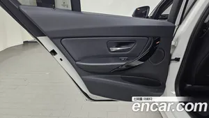BMW 3-Series, 2018 — миниатюра 14