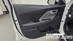 Kia Niro, 2022 — миниатюра 14