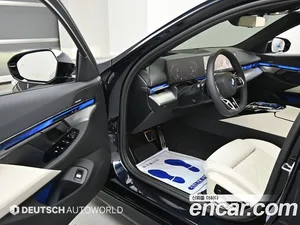 BMW 5-Series, 2025 — миниатюра 13