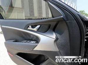 Genesis G70, 2023 — миниатюра 11