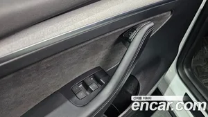Tesla Model Y, 2023 — миниатюра 23