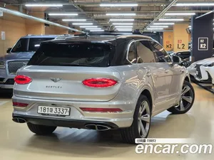 Bentley Bentayga, 2023 — миниатюра 2