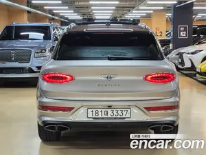 Bentley Bentayga, 2023 — миниатюра 4