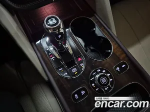 Bentley Bentayga, 2023 — миниатюра 11